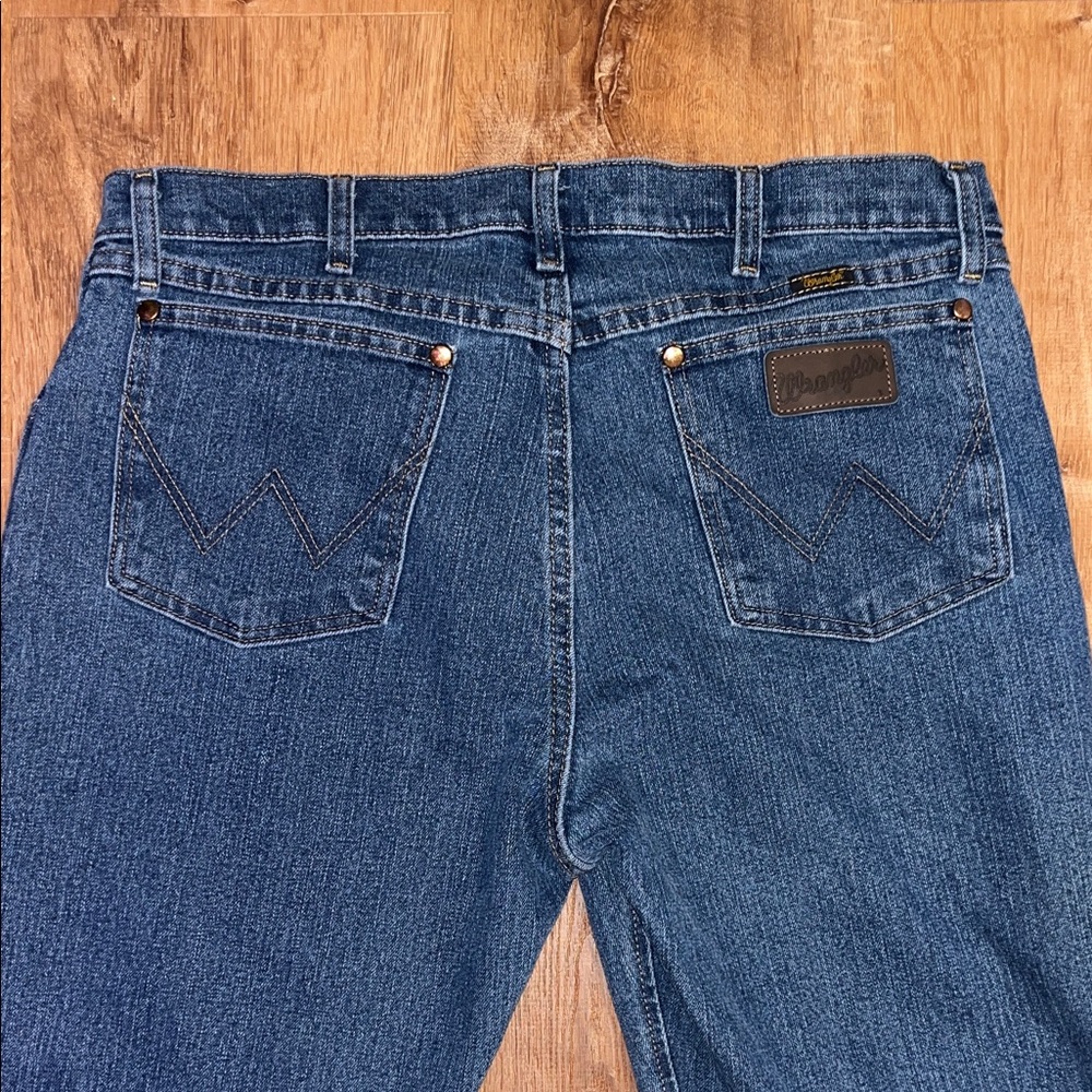Wrangler Men's Relaxed Blue Jeans